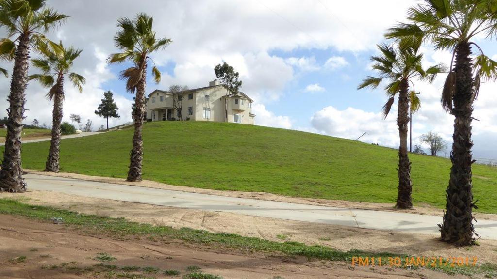 Mansion On The Hill Let 4 Rooms, 5Th Cost Extra Sage 外观 照片