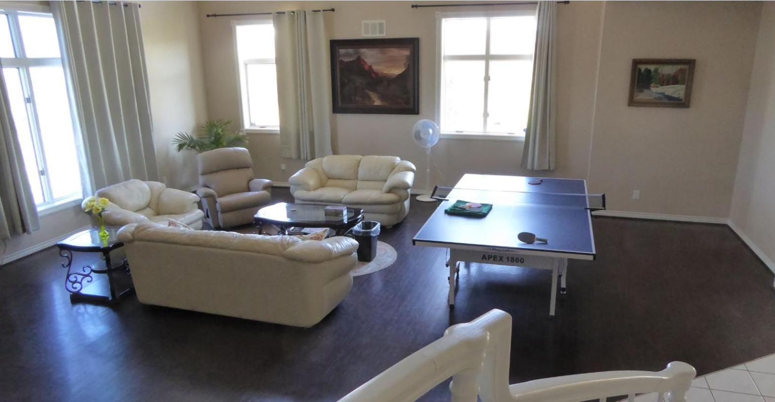 Mansion On The Hill Let 4 Rooms, 5Th Cost Extra Sage 外观 照片