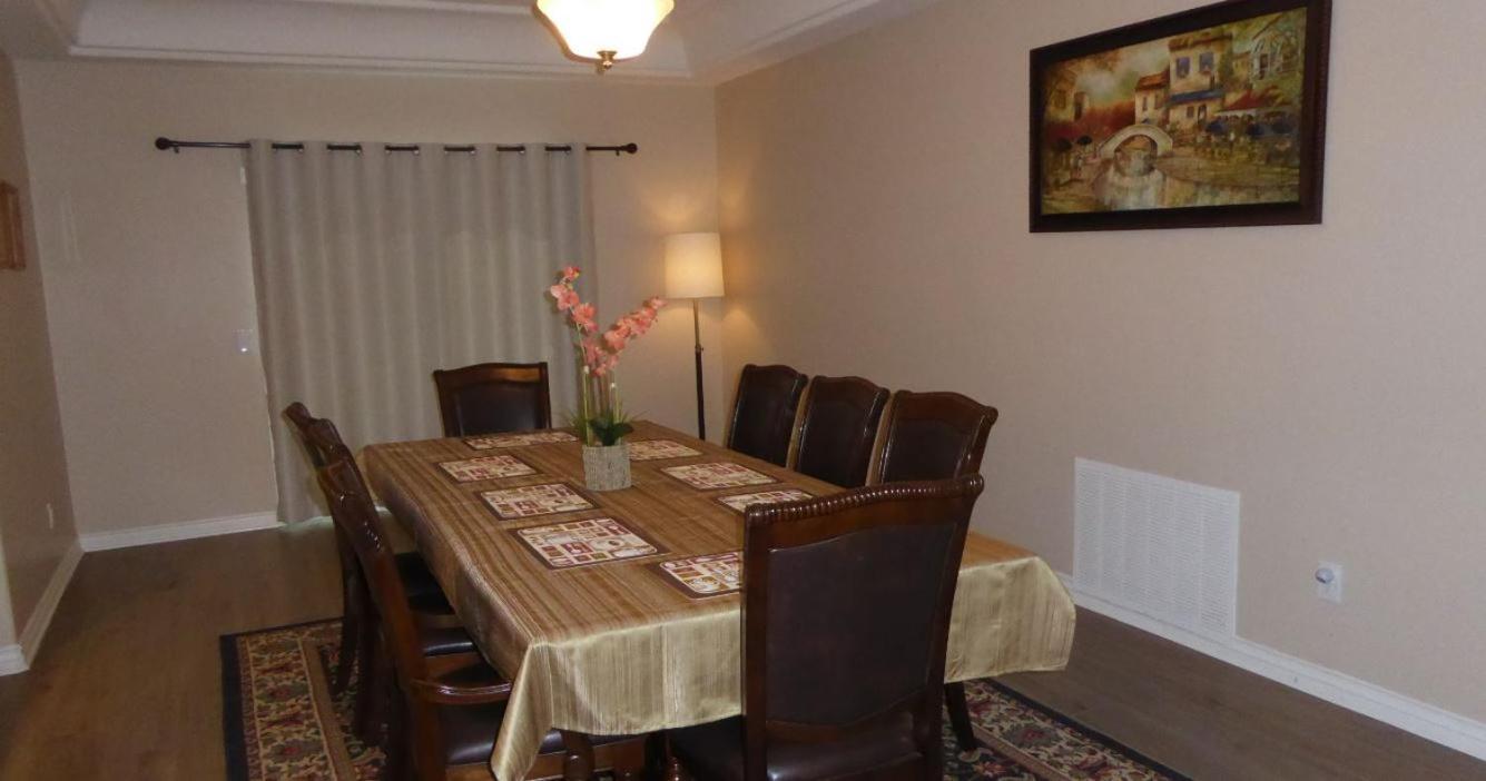 Mansion On The Hill Let 4 Rooms, 5Th Cost Extra Sage 外观 照片